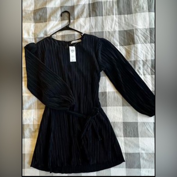 Abercrombie & Fitch, A&F, Black, Satin, Pleated, Long-Sleeve, Mini Dress - Picture 3 of 4